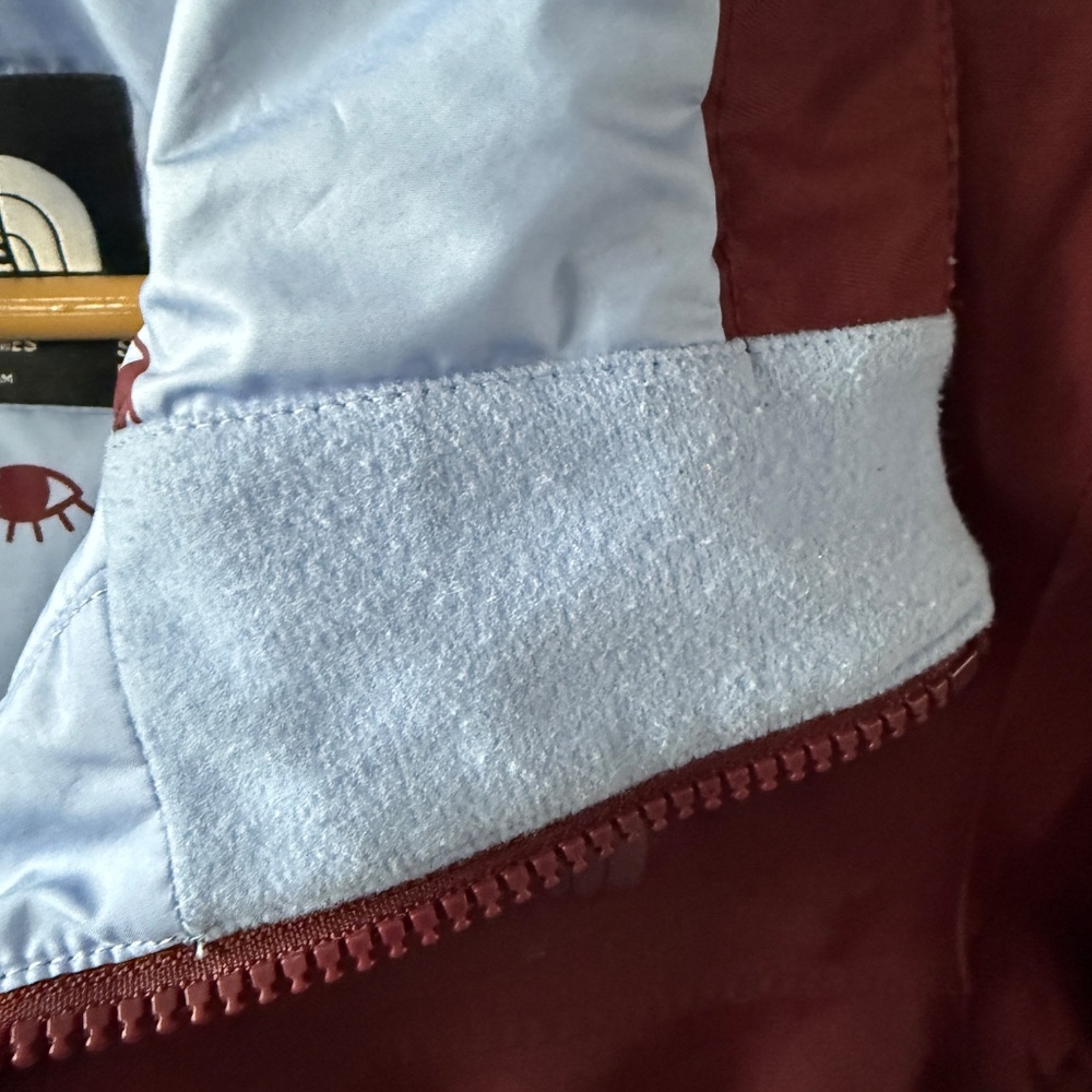 The North Face Women's Small Maroon Winter Jacket, ski or snowboard ready - Picture 10 of 16